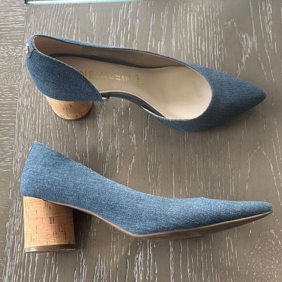 Anne Klein Necessity Denim Blue Heels with Cork Block Heel Pointed Toe Size 9.5M - Picture 1 of 12